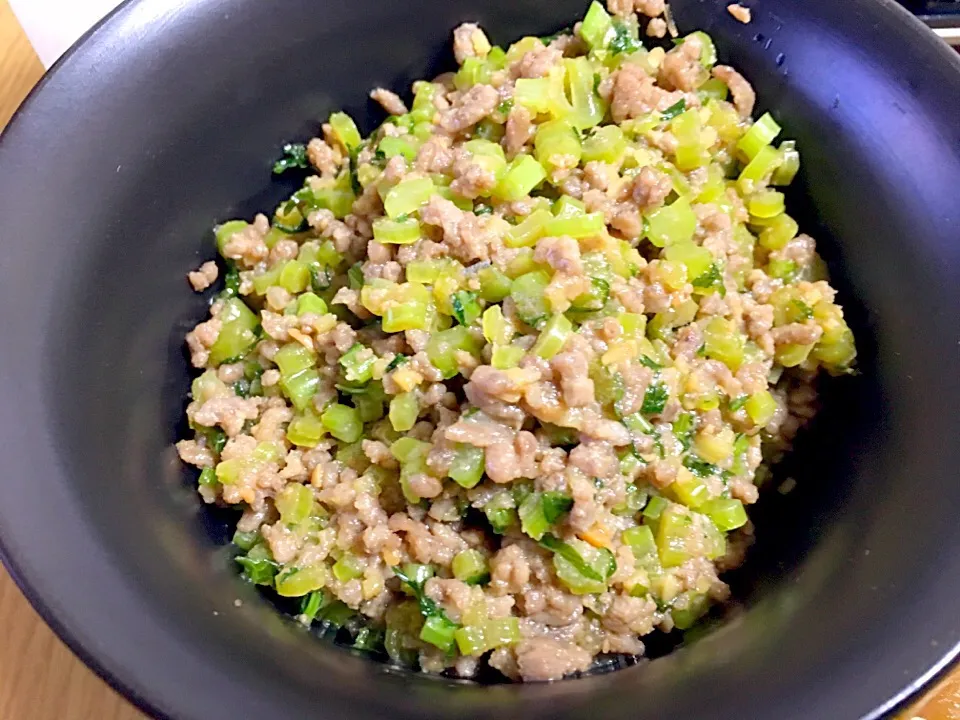 大根葉とひき肉の味噌しょうがそぼろ|みやもささん