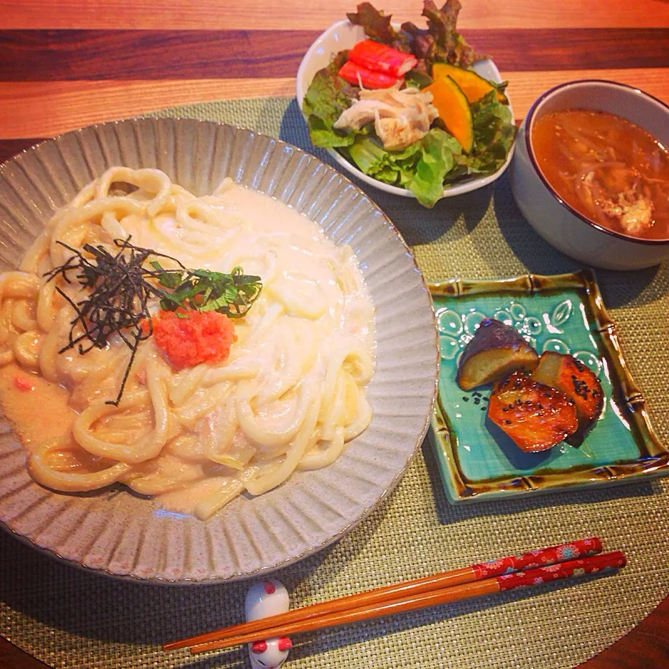 Snapdishの料理写真:あったか明太子のクリームうどんと🍝カリッとしっとり大学芋🍠|chiakiさん