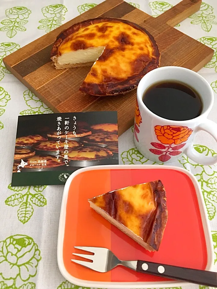 北海道 北見 ケーキハウス ティンカーベルさんのチーズベーク💕お友達からの🎁 最高のお味😍😋🙌💕|ナナさん