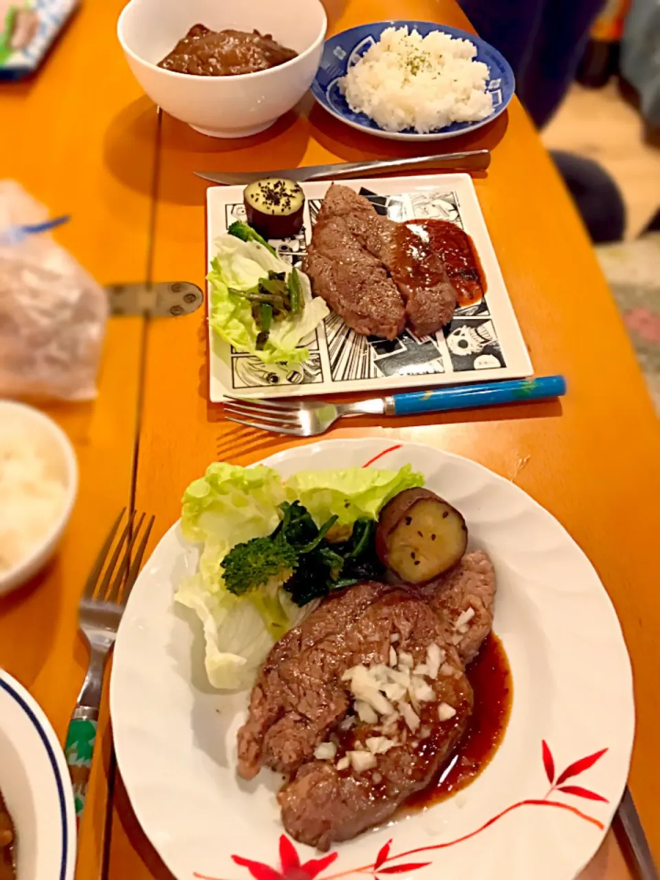 Snapdishの料理写真:ビーフステーキ 牛みすじ🐃玉ねぎ  醤油ソース  ホウレンソウの海苔和え  蒸しブロッコリー🌳  蒸し芋🍠 ビーフシチュー|ch＊K*∀o(^^*)♪さん