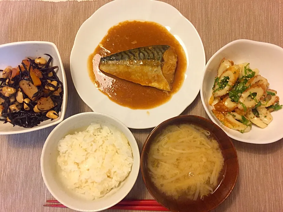 さばの味噌煮・ちくわのしそ和え・ひじき煮・もやしと油揚げのみそ汁|maronyaさん