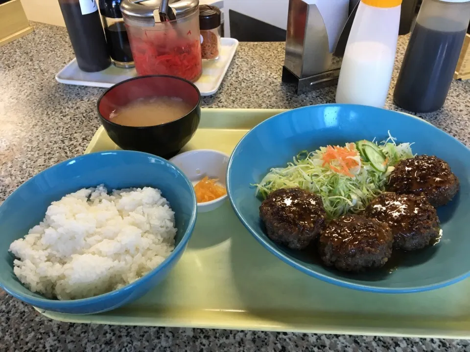 肉増しハンバーグ定食|PegaOさん