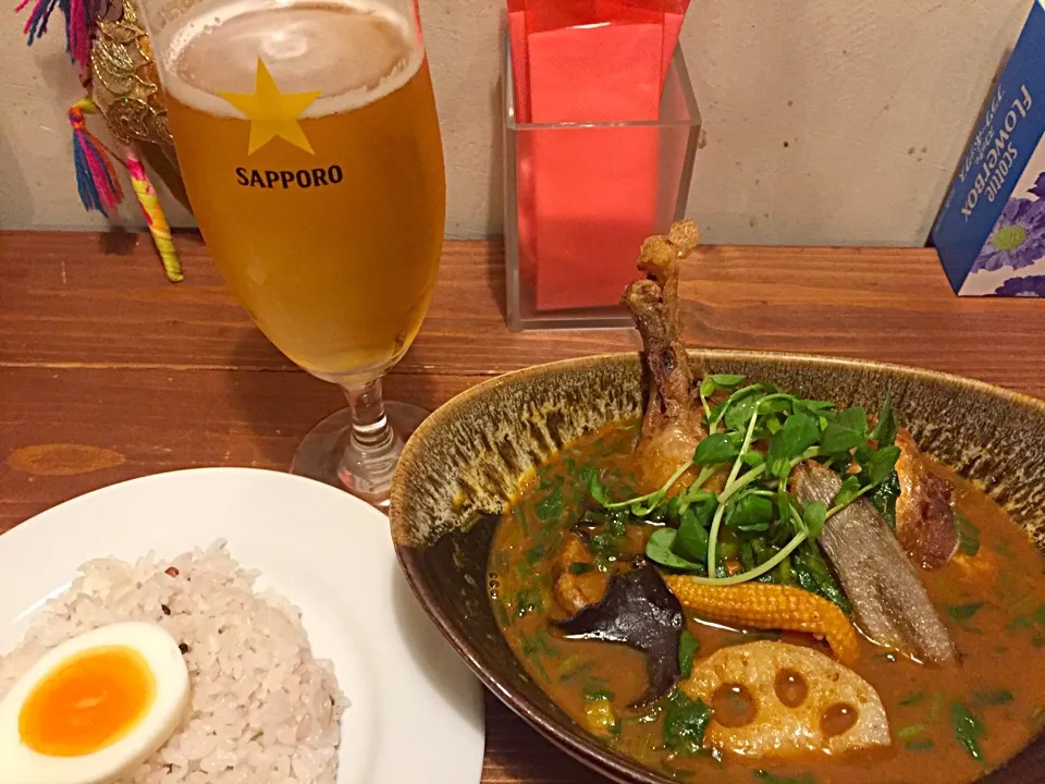 皮がパリッとしたチキンのカレー、パクチートッピング|LiNxさん