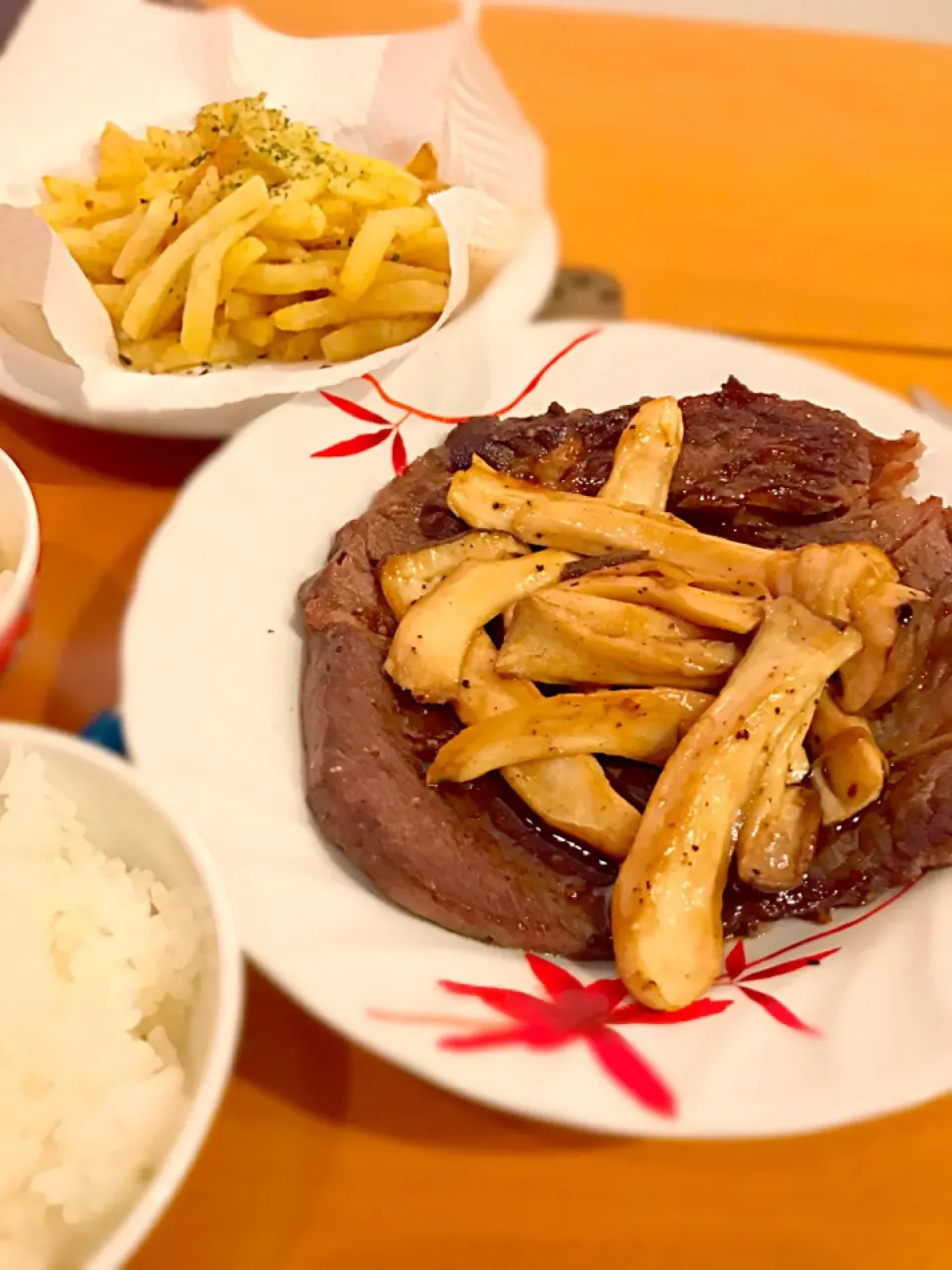 Snapdishの料理写真:サーロインステーキ  宮崎牛🐃  エリンギソテー  フレンチフライ海苔塩|ch＊K*∀o(^^*)♪さん