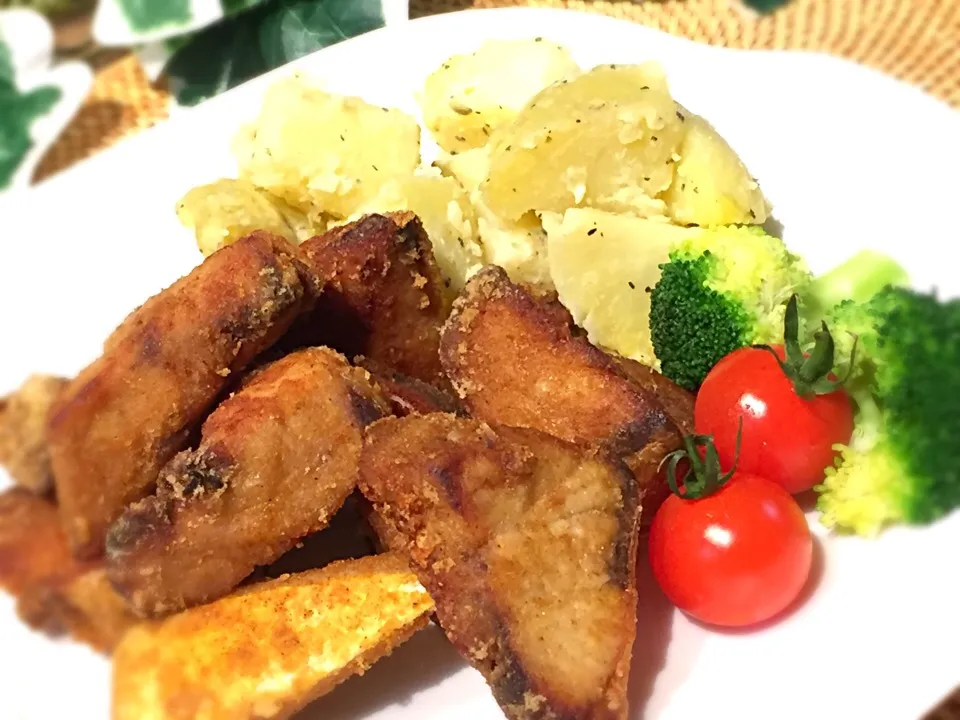 ともこちゃんの料理 カレー風味のコロコロぶり💕|あゆさん