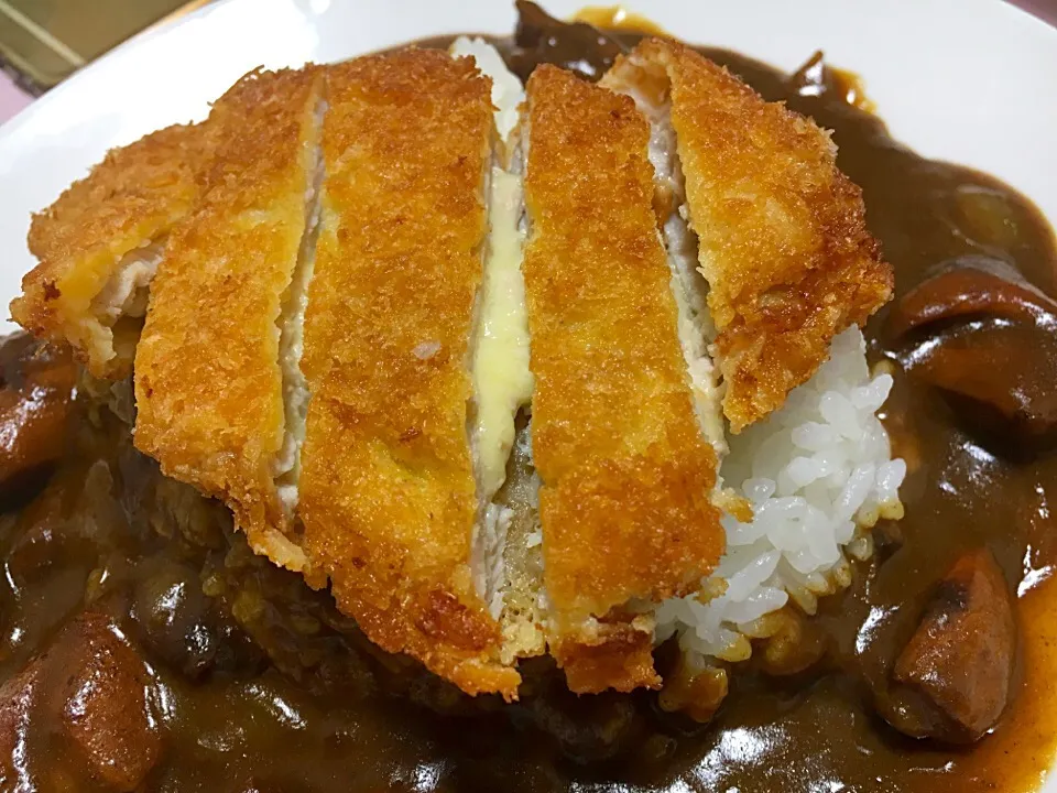 チーズ豚カツカレー🍛|リター☆さん