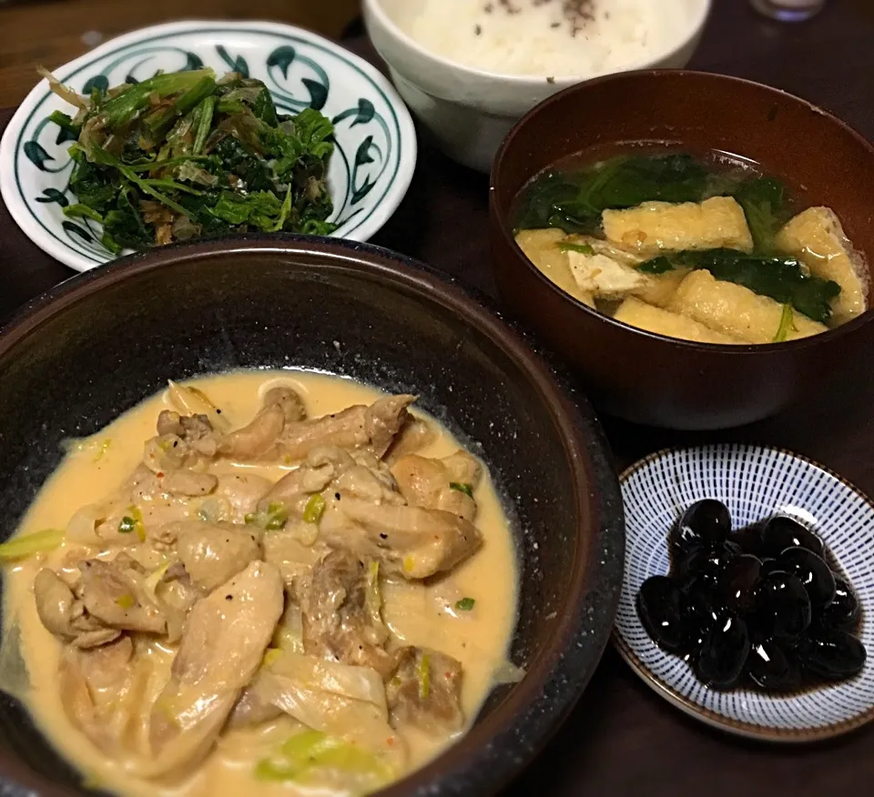 晩ごはん  鶏の豆乳クリーム煮 ほうれん草おひたし ほうれん草と揚げの味噌汁 黒豆煮p|ぽんたさん