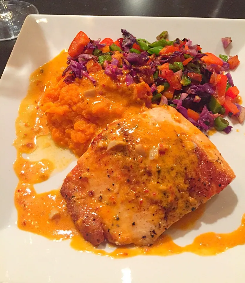 Salmon with Thai Chili Beurre Blanc, Butternut Squash Puree and Sautéed Vegetables|K Goodnessさん