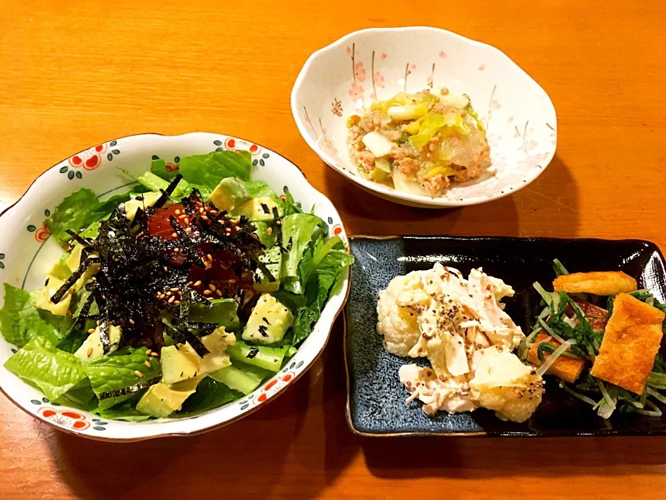 アボガドまぐろ丼
カリフラワーとツナのマヨマス
水菜とおあげの辛子醤油|ひろさん