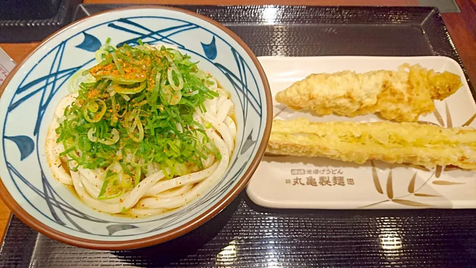 Snapdishの料理写真:ぶっかけうどん
かしわ天ぷら
ちくわ天ぷら|じょうさん