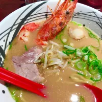 Snapdishの料理写真:大海老白みそラーメン|カリヤ レイイチロウ。さん