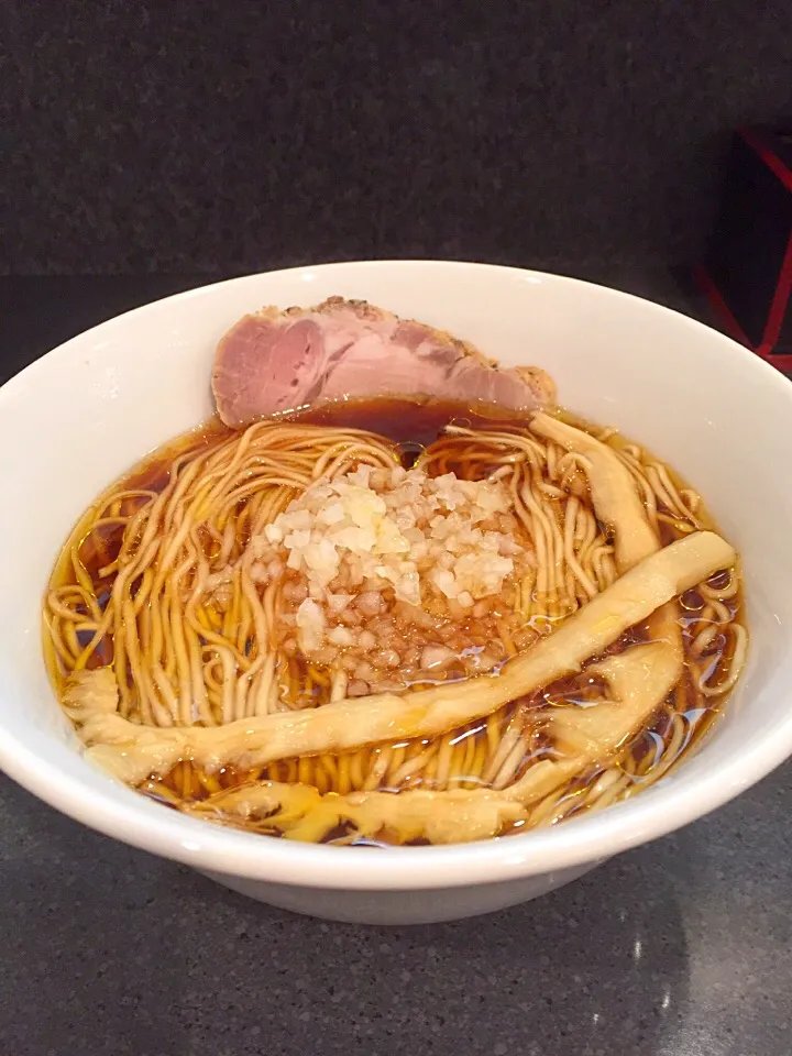 Snapdishの料理写真:醤油ラーメン伊勢醤油@安成|タカシさん