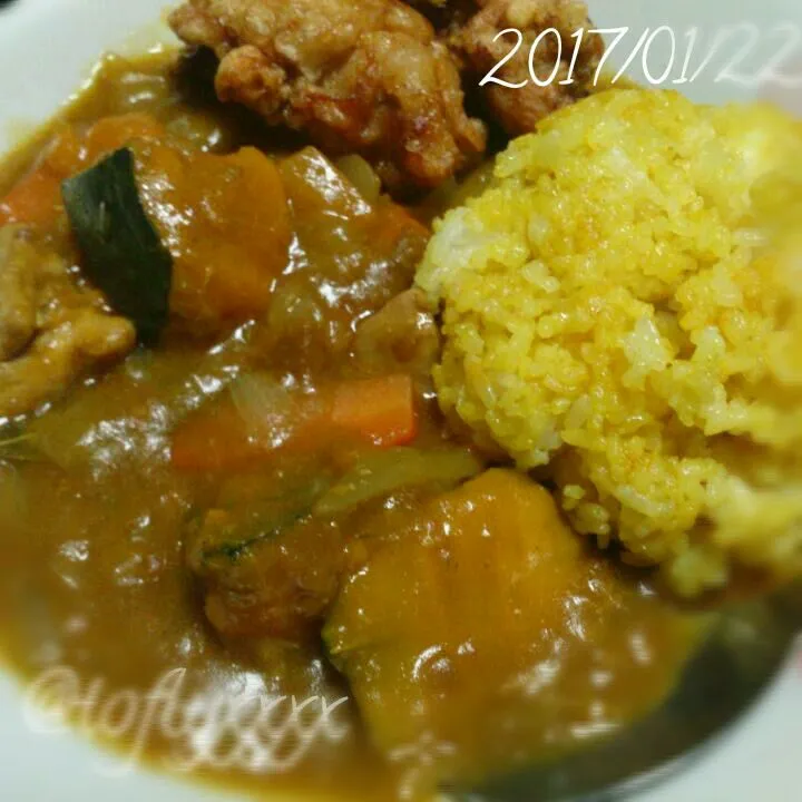 2017/01/22 晩御飯。鶏唐揚げのっけカレー|くろずきんさん