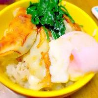 Snapdishの料理写真:ギョウザ丼|さきあすさん