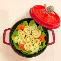 Snapdishの料理写真:薔薇餃子鍋