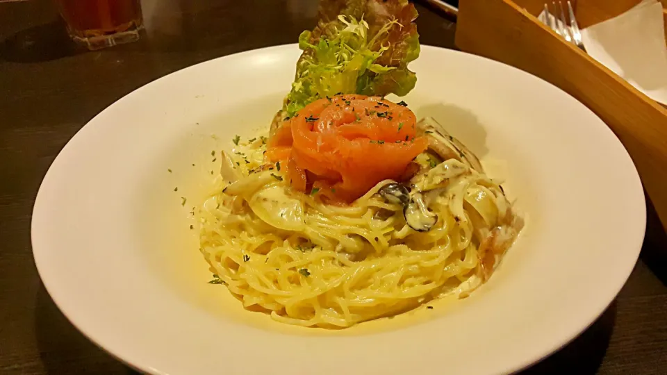 このパスタはサーモンがあります。
クリームチーズがたくさんあるので,美味しいです|サーニンさん