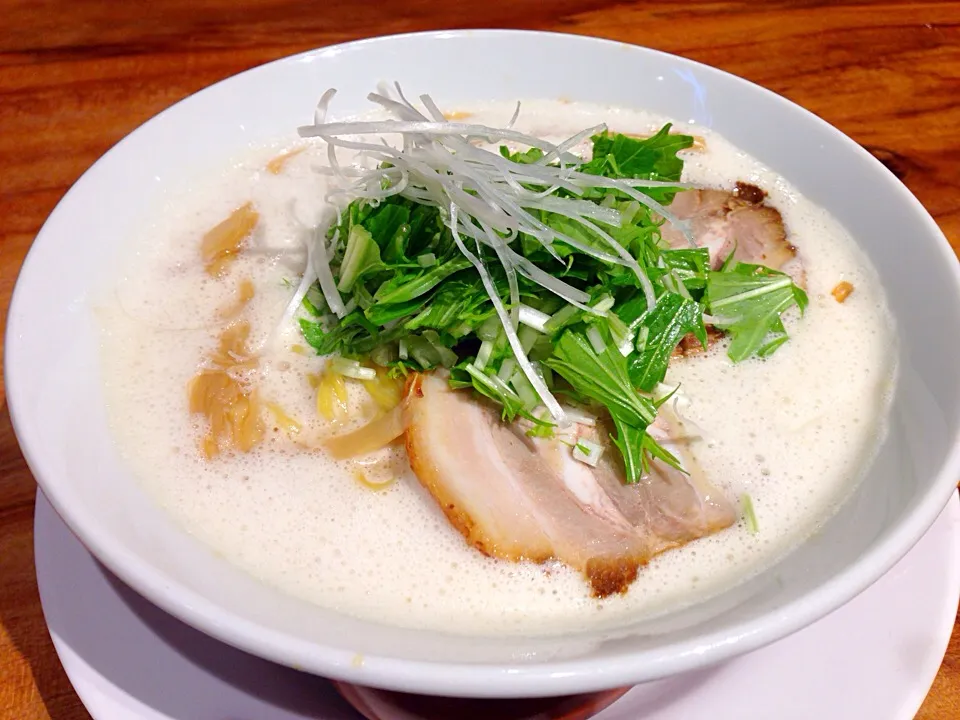 こってり鶏白湯ラーメン|きゃずさん