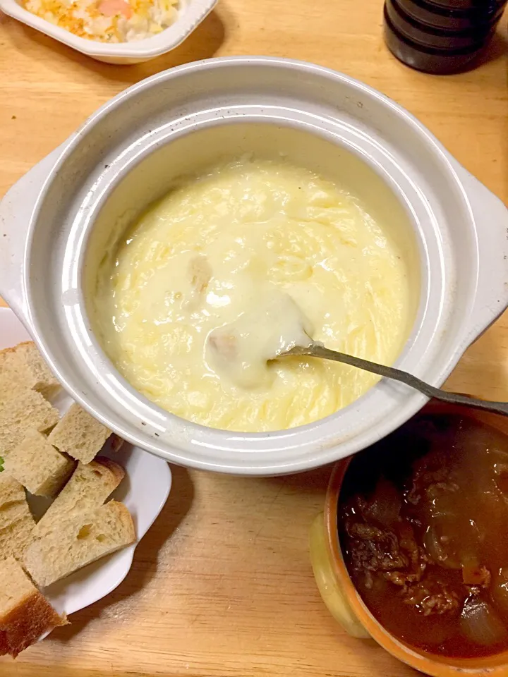 チーズフォンデュ(昨日焼いたパンバナナ味だけどいいか)とハッシュドビーフ|ミカさん