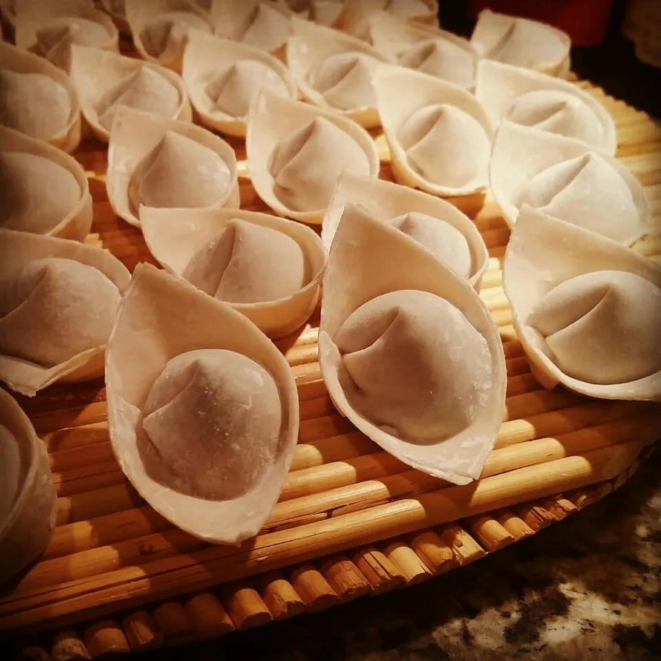 Prepared #元宝馄饨 for Chinese New Year next week.  Happy year of 🐔🐓!!! #homemade #foodies #yummyfood #wonton #chinesefood #chinesenewyear#馄饨|Jihollandさん