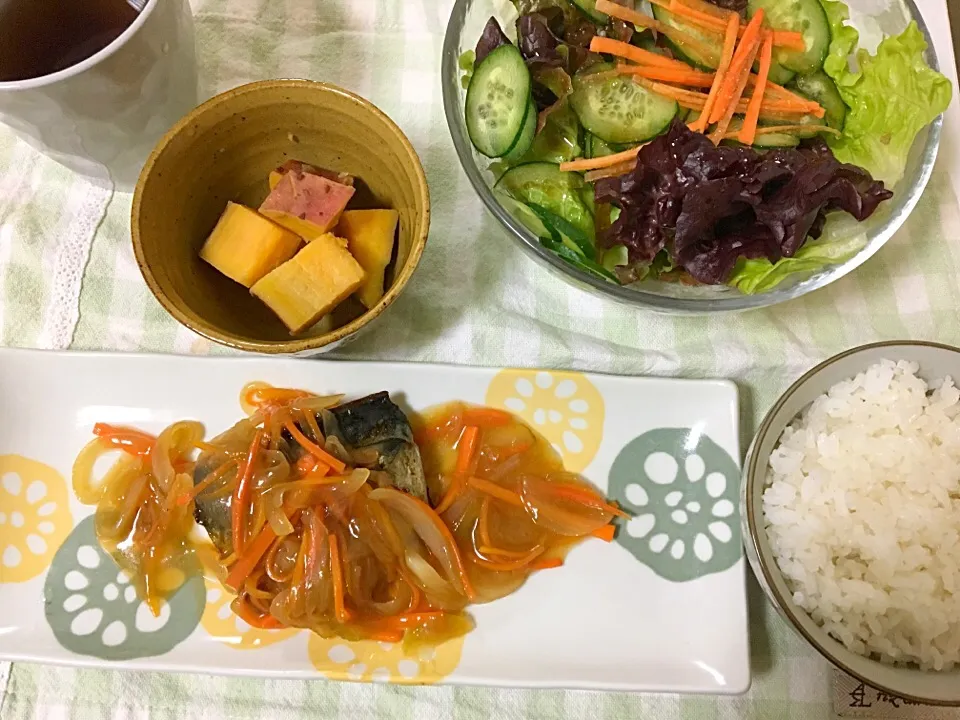 サバの野菜あんかけ、さつまいものレモン煮、サラダー٩( 'ω' )و|KKOさん