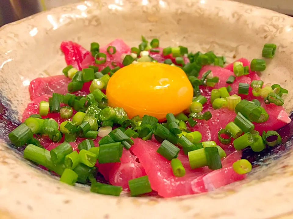 けふの上げ膳据え膳即肴はマグロユッケで御座いました🐟今月いっぱいは私はシュフ業はお休みどす😭|にゃあ（芸名）さん