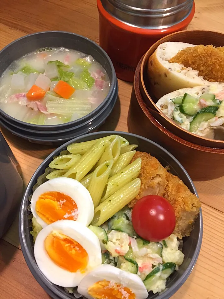 ふたり弁当

ピタパンサンド
ポテトサラダ
ゆで卵
ペンネバジルソース
カレーコロッケ
ミニトマト
野菜のクリームスープ|ひななぎさん