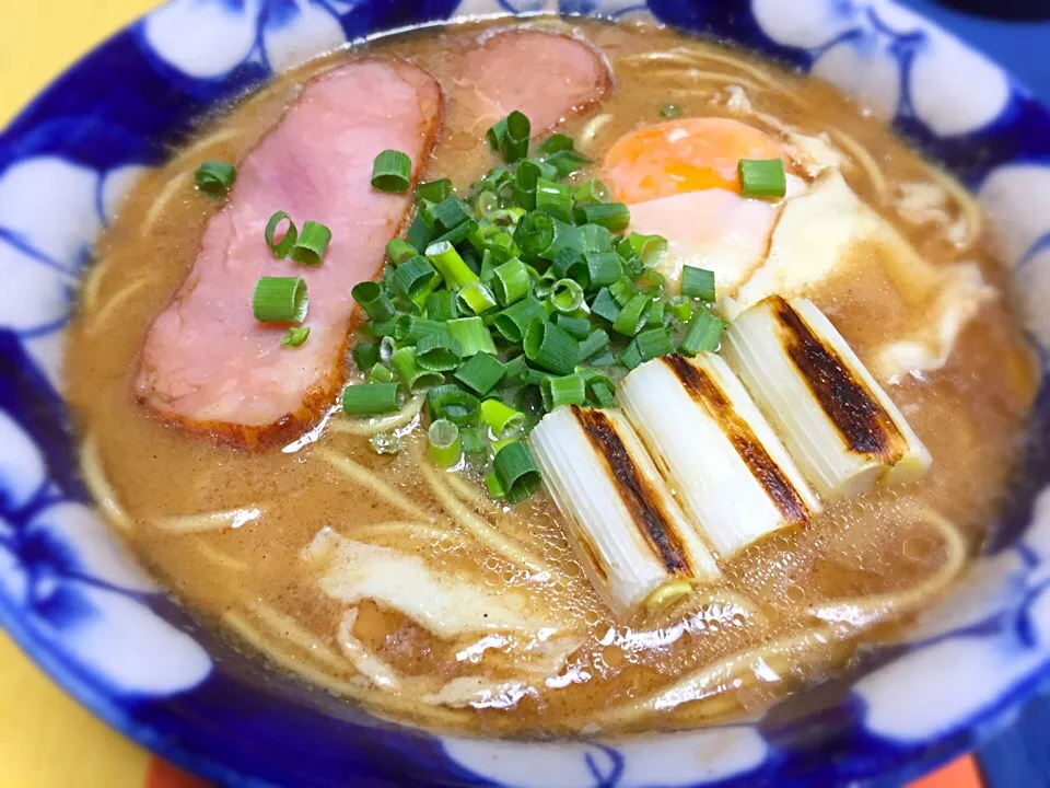 熊本もっこすラーメン！
インフルAで休校中の息子がラーメン🍜食べたいと………外には行かれないので(^^)|Yukihiko Ishidaさん