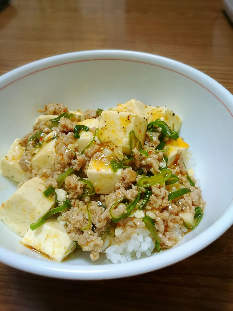 ひき肉多め麻婆豆腐丼|ようかんさん