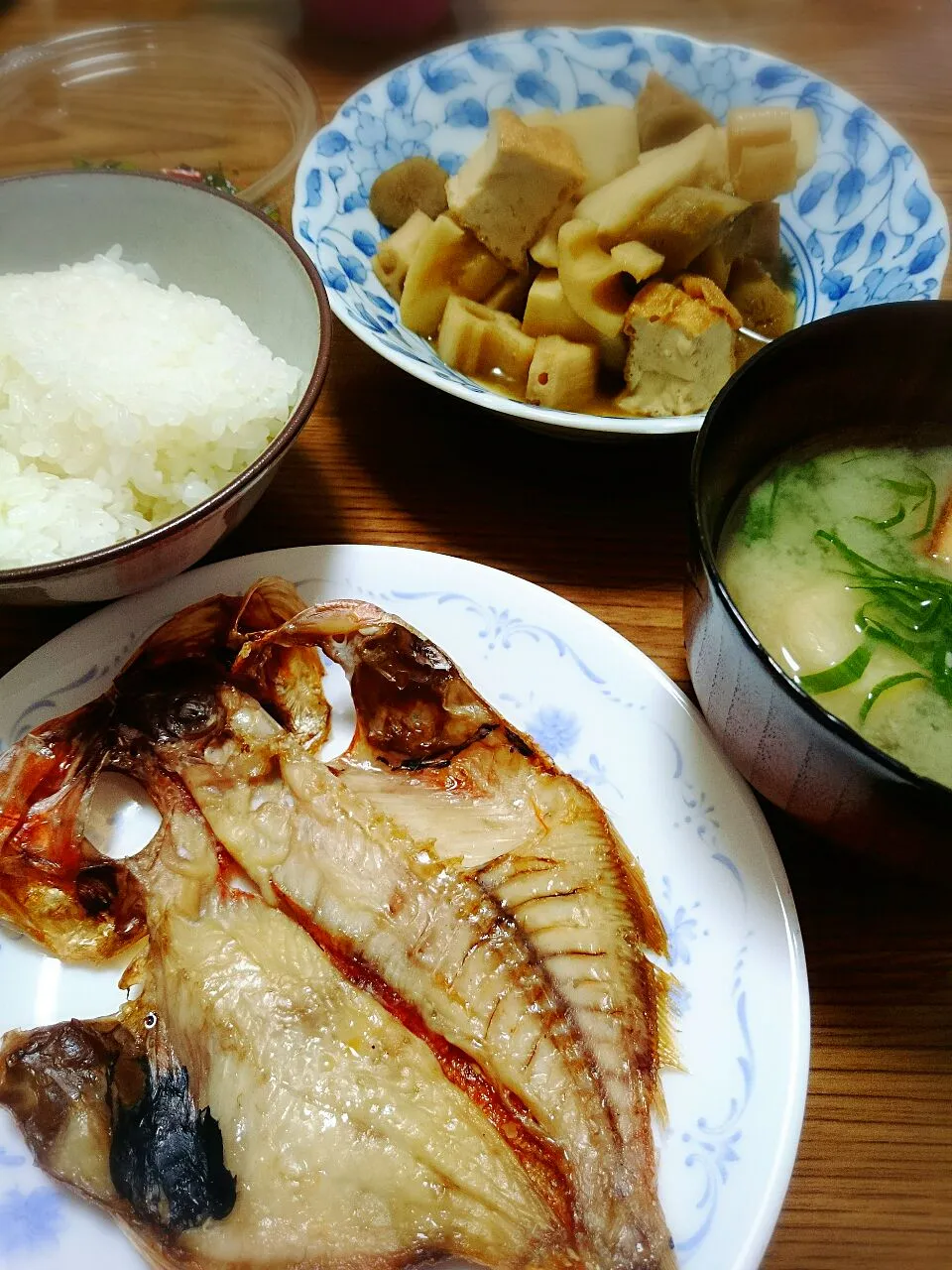 ・キンメの開き
・根菜の煮物
・葱とお麸の味噌汁|ようかんさん