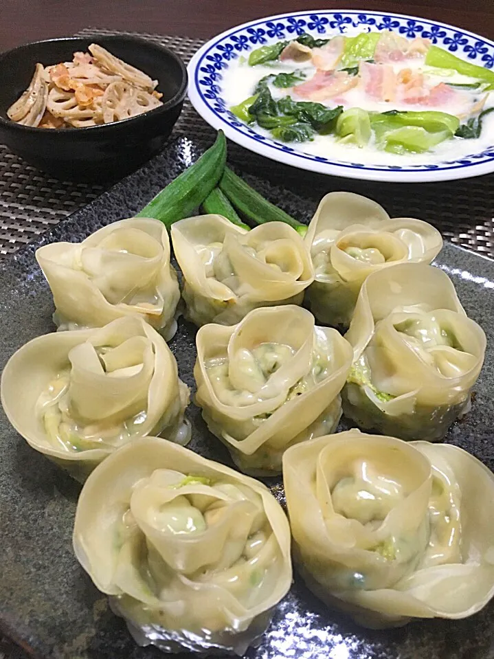 薔薇餃子🌹
チンゲンサイとベーコンのクリーム煮 
       〜中華風〜
レンコンの塩きんぴら|みっきーさん