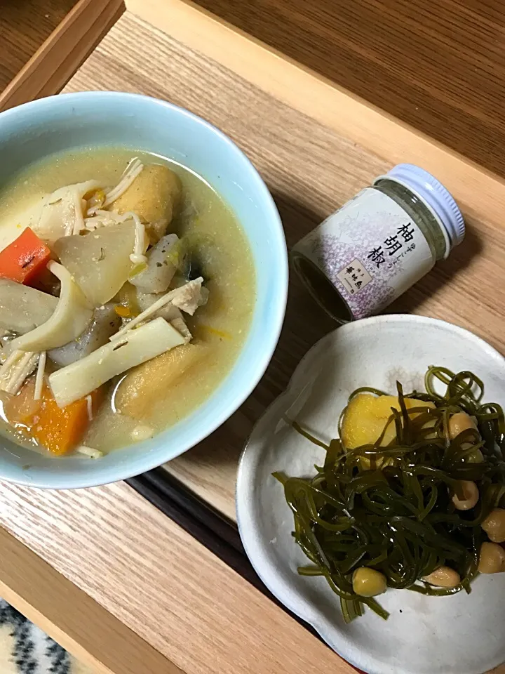 今日の晩ゴハン
昆布とサツマイモと大豆の煮物
きしめんを使っただご汁🤗🎶
柚子胡椒添え😊|5ネコママさん