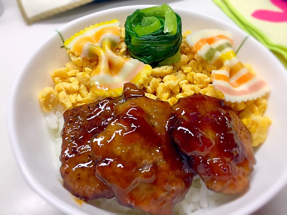 あげ豚ヒレのオレンジ🍊ソース丼❗️
本当は、鶏ひき肉で3色丼の予定だったんだけど(≧∀≦)💦|Yukihiko Ishidaさん