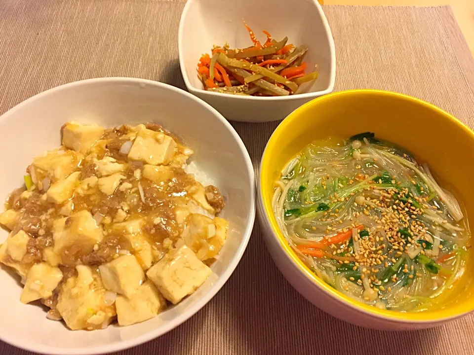 麻婆丼・きんぴらごぼう・豆苗と春雨のスープ|maronyaさん