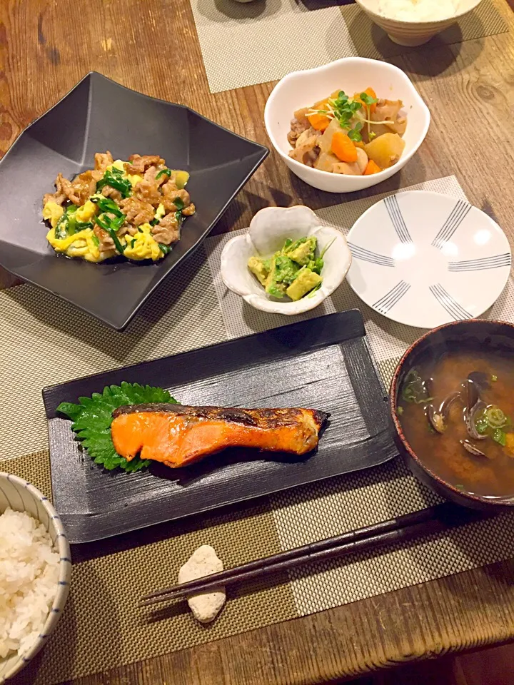 今日もヘルシー和食の晩ごはん🐟🍚|まみりんごさん