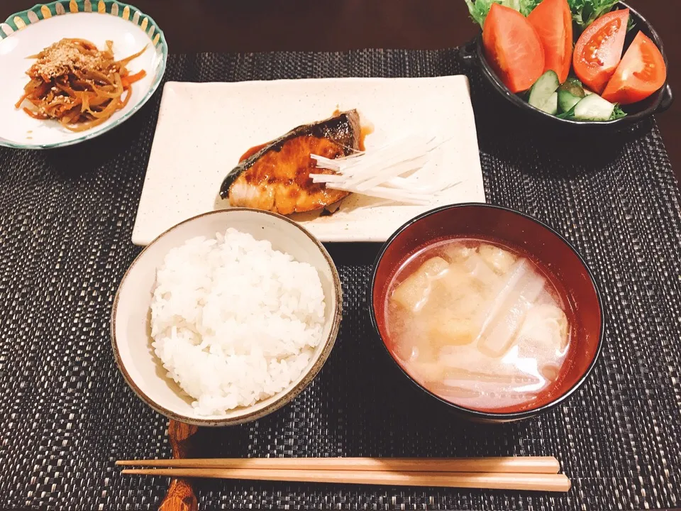 Snapdishの料理写真:鰤の照り焼き定食|Jun  Sakamotoさん