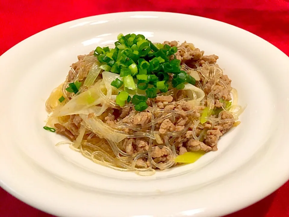 春雨と挽肉の炒め煮😋😋|まるまさん