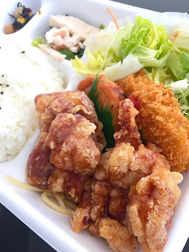 モチコチキン弁当
近所のお弁当屋さん|Takafumi Teramatsuさん