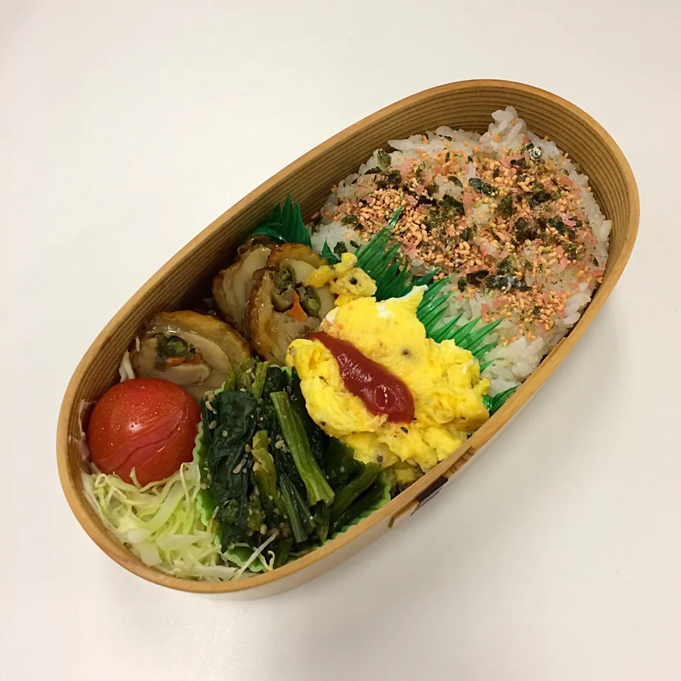 弁当（鶏肉野菜ロール、オムレツ、ほうれん草ゴマ和え、サラダ、ふりかけ）|SasaMasa213さん