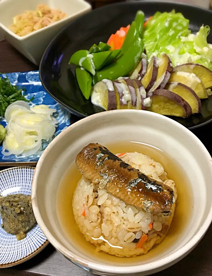 晩ごはん  サンマ缶炊き込みごはんのお茶漬け 薬味色々  温野菜s|ぽんたさん