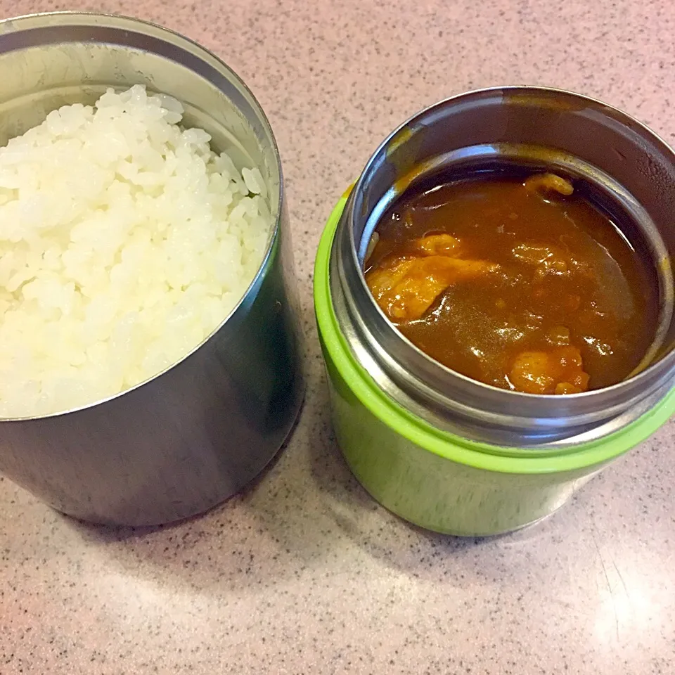 今日のお弁当は手抜きだけど、温かカレー✨  寒いから嬉しかった様😬|Seikoさん