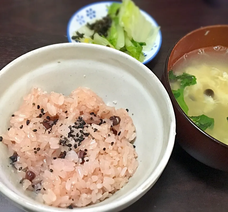 朝ごはん   お赤飯  かきたま汁 お新香p|ぽんたさん