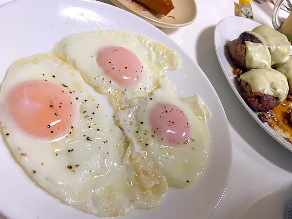 ハンバーグと目玉焼き|かずえさん