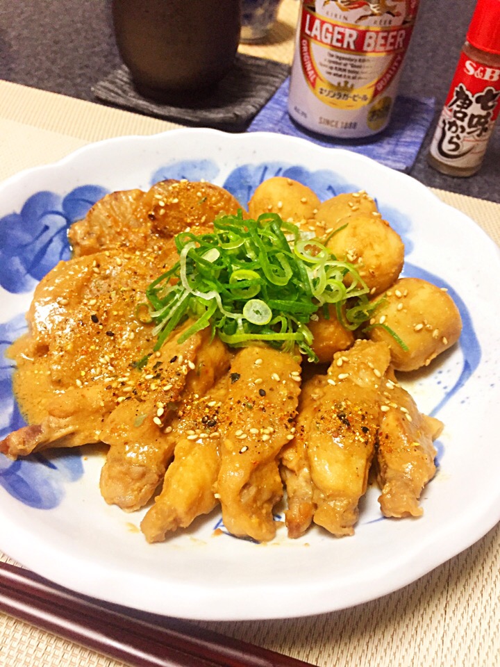 焼き大根と里芋、手羽中の胡麻味噌煮