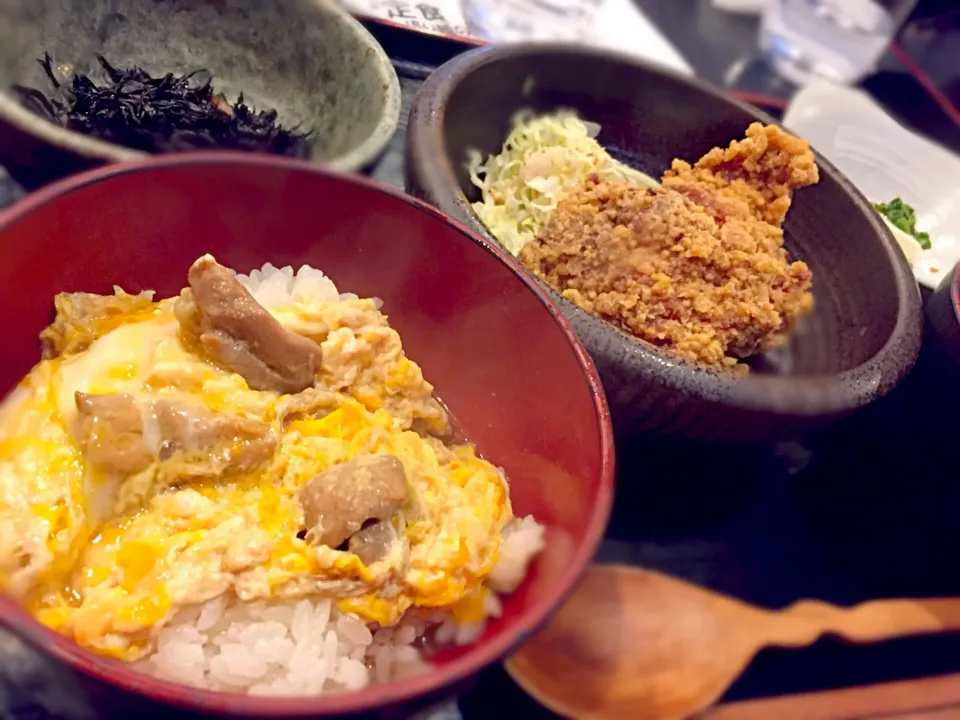 Snapdishの料理写真:親子丼と唐揚げ @りあん|ゆっこさん