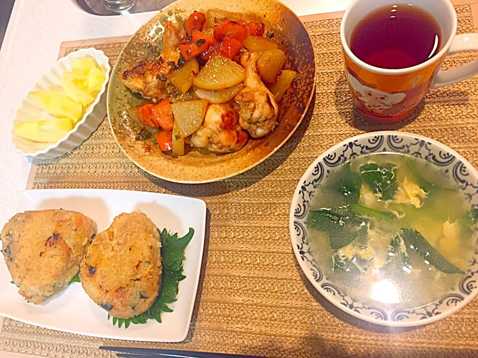 Snapdishの料理写真:#焼きおにぎり #鳥手羽元 煮込み|zoemocさん