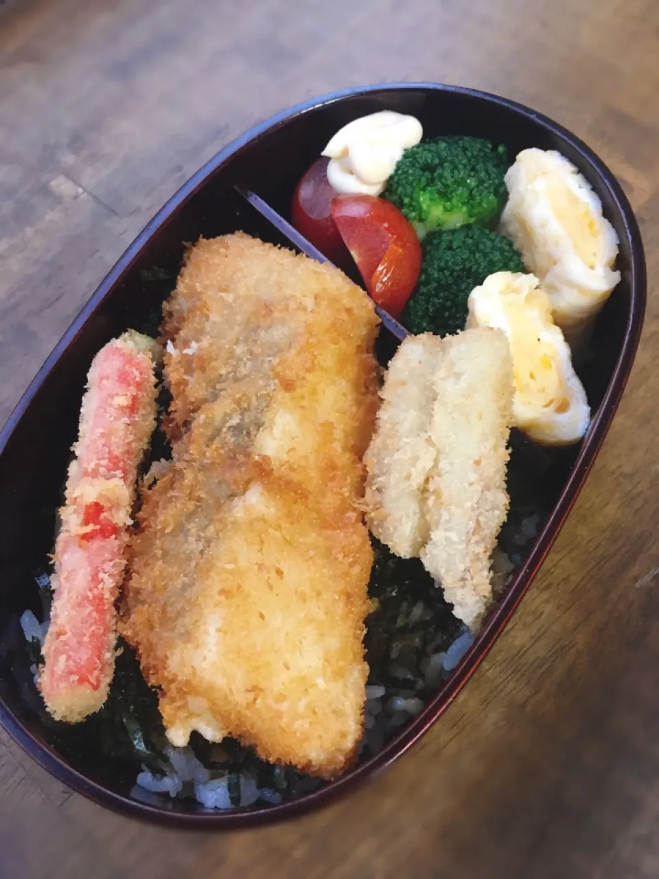 Snapdishの料理写真:今日のお弁当
・のり弁です
・タラ 竹輪 カニカマフライ
・だし巻き卵
・ブロッコリー|akiさん