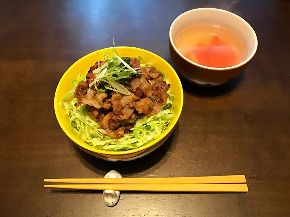 ＊豚の生姜焼き丼
＊キャベツの芯救済スープ|ゆ吉さん