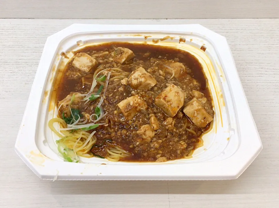 香味ラー油の麻婆豆腐焼きそばを頂きました。|momongatomoさん