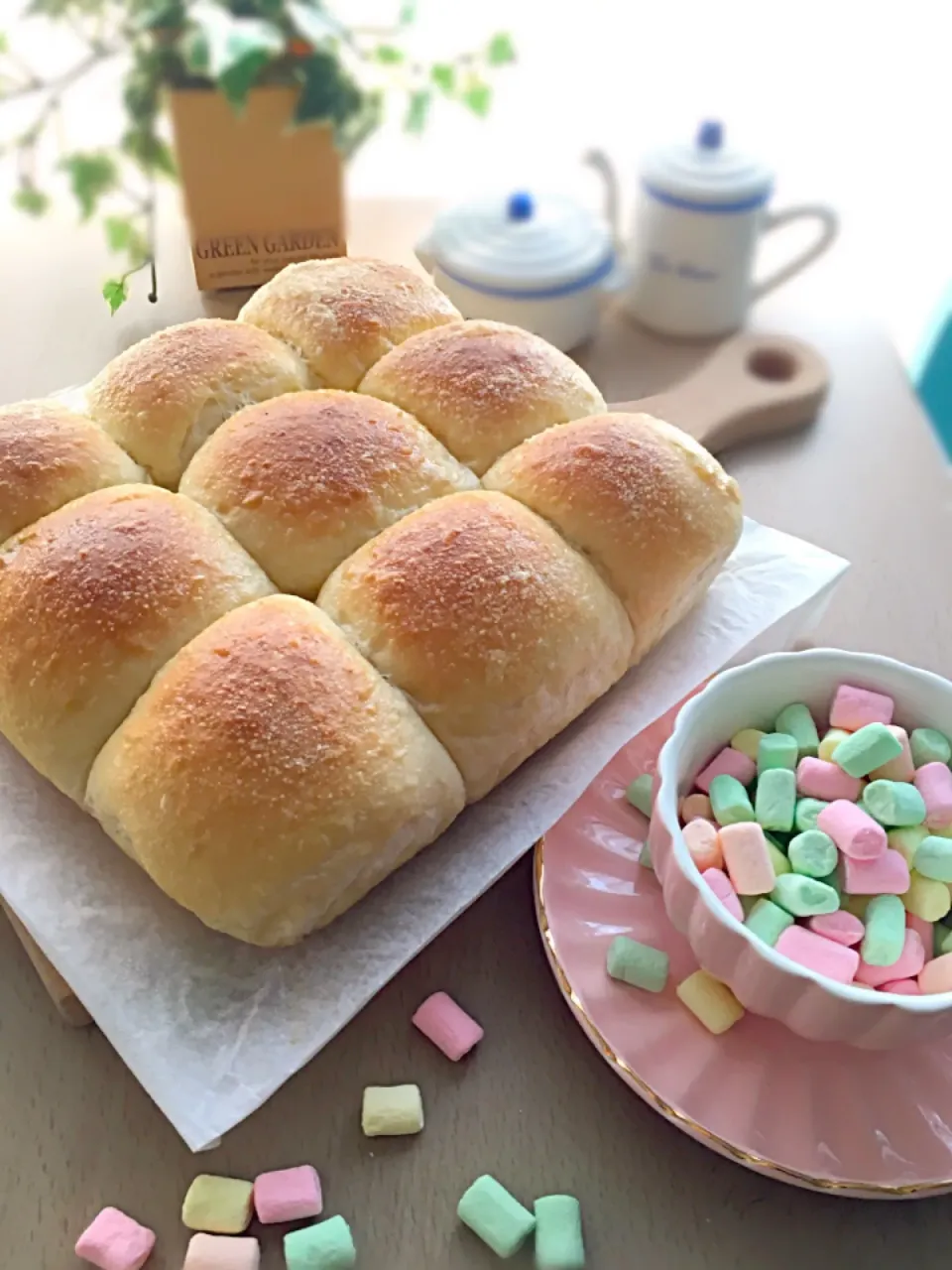 Snapdishの料理写真:マシュマロ入りちぎりパン|メープルさん