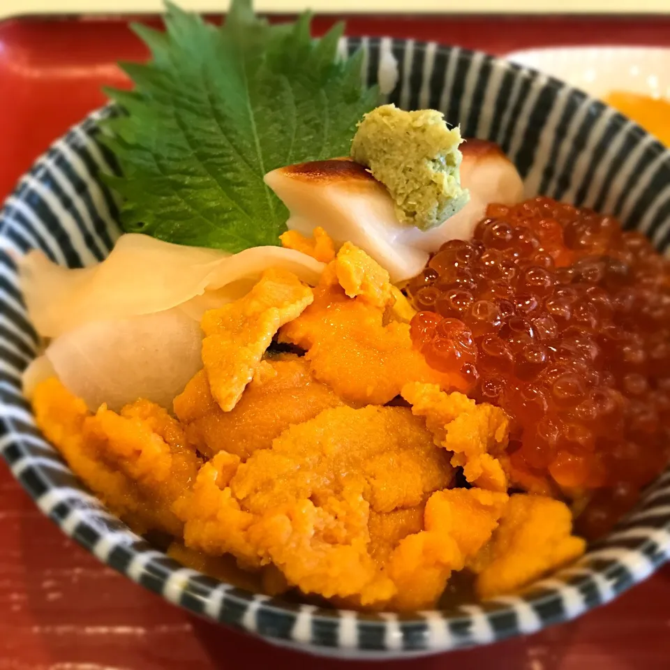 うにいくら丼（小丼）
いわきララみゅう|venerdiさん